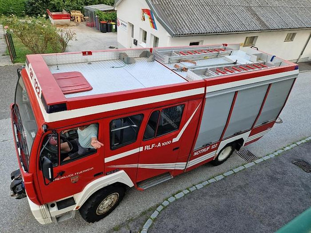 Steyr 10S23 RLF-A1000 4x4 Rüstlöschfahrzeug - Truck: picture 3 Steyr 10S23 RLF-A1000 4x4 Rüstlöschfahrzeug - Truck: picture 3