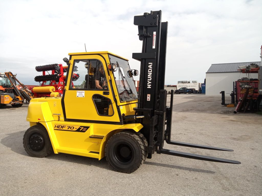 Hyundai HDF70-7 - Diesel forklift: picture 2 Hyundai HDF70-7 - Diesel forklift: picture 2