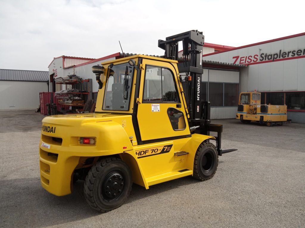 Hyundai HDF70-7 - Diesel forklift: picture 3 Hyundai HDF70-7 - Diesel forklift: picture 3