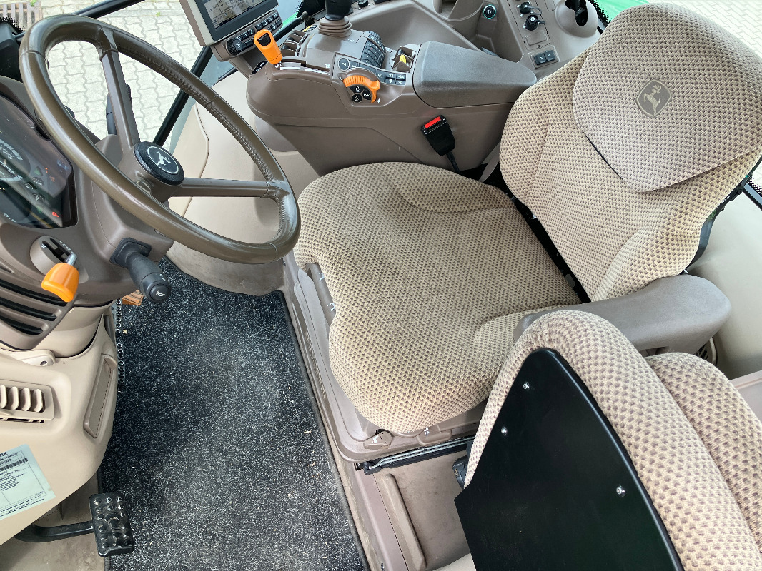 John Deere 6175R - Farm tractor: picture 4 John Deere 6175R - Farm tractor: picture 4