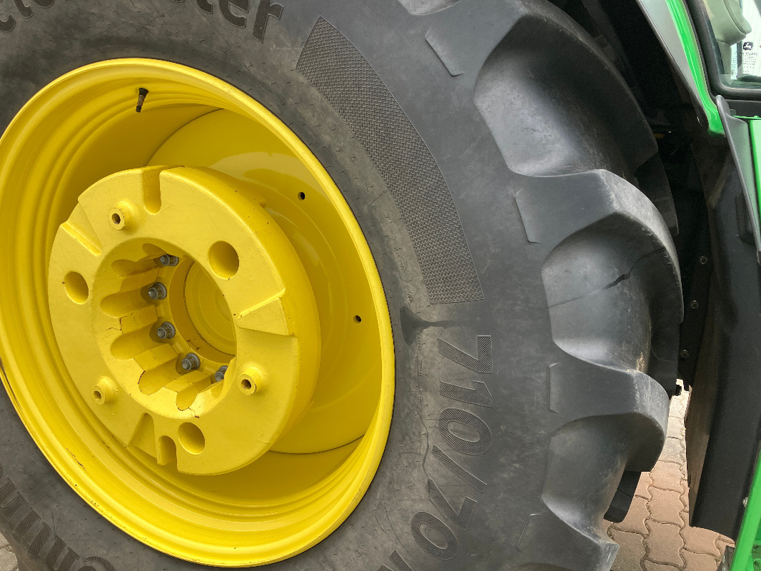 John Deere 6195R - Farm tractor: picture 2 John Deere 6195R - Farm tractor: picture 2