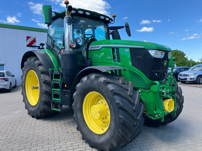 Farm tractor John Deere 6R250 mit FKH/ FZW/ CommandPro: picture 12