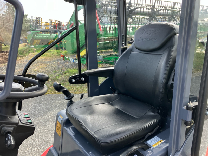 Loader Toyo C: picture 6