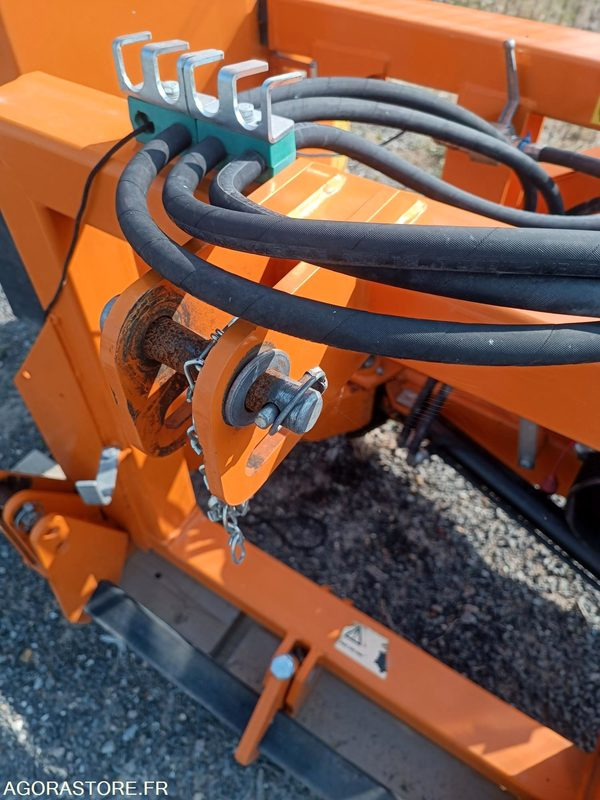 Broyeur d'accotement Noremat Sprinta 1600 - Agricultural machinery: picture 5 Broyeur d'accotement Noremat Sprinta 1600 - Agricultural machinery: picture 5