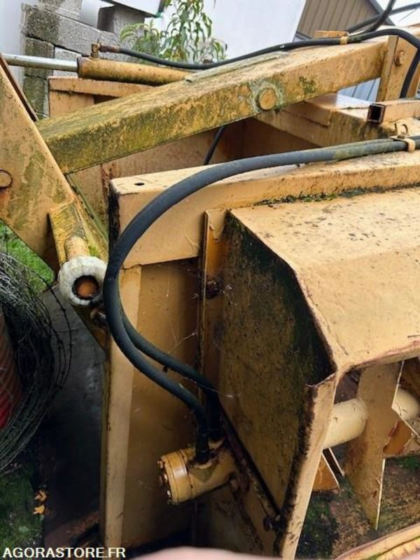 DESILEUSE LUCAS - Agricultural machinery: picture 4 DESILEUSE LUCAS - Agricultural machinery: picture 4