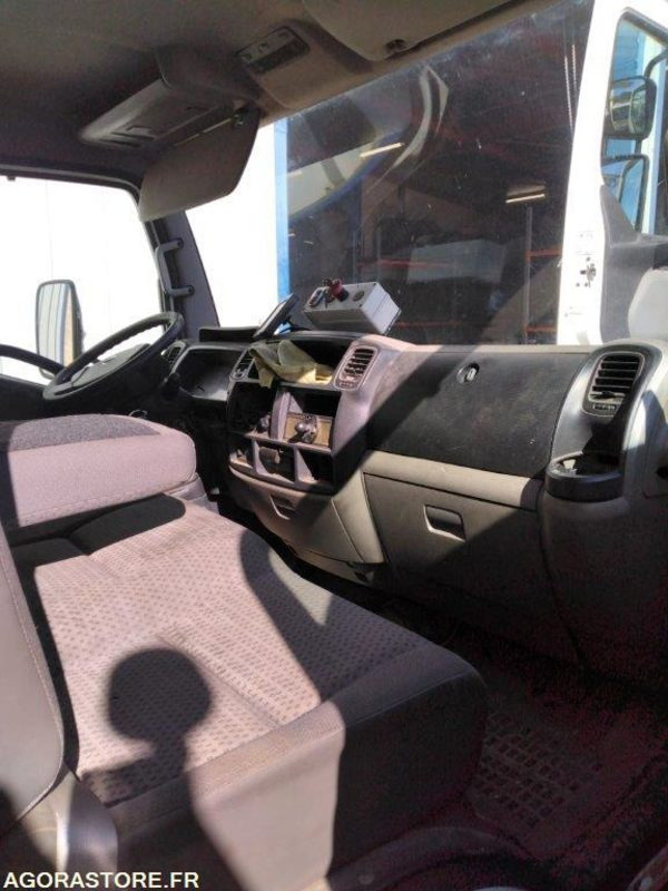 BA-885-GW MICRO BENNE NISSAN CABSTAR 203336 kms 2007 - Tipper van: picture 5 BA-885-GW MICRO BENNE NISSAN CABSTAR 203336 kms 2007 - Tipper van: picture 5