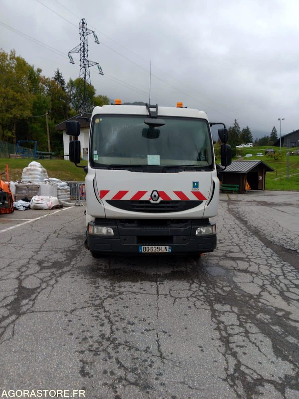 BALAYEUSE de Voiries- RENAULT MIDLUM 220 DXI avec aspiratrice EUROVOIRIE 3620h - Road sweeper: picture 1 BALAYEUSE de Voiries- RENAULT MIDLUM 220 DXI avec aspiratrice EUROVOIRIE 3620h - Road sweeper: picture 1