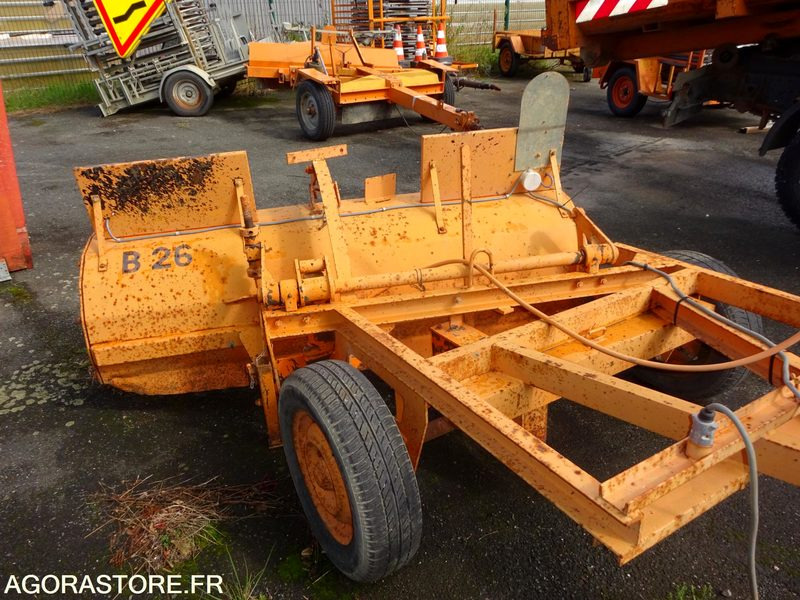 Balayeuse - Road sweeper: picture 2 Balayeuse - Road sweeper: picture 2