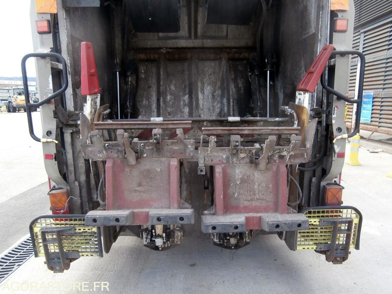 Benne Renault Premium 29HAB2 SEMAT - 2008 - 185600 kms - Refuse truck: picture 5 Benne Renault Premium 29HAB2 SEMAT - 2008 - 185600 kms - Refuse truck: picture 5