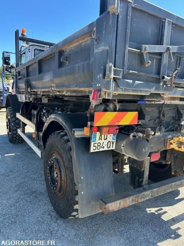 CAMION 4X4 MERCEDES UNIMOG U5000 2009 62289 KM 4667 HEURES + ETRAV SICOMETAL GM1 - Snow removal vehicle: picture 5 CAMION 4X4 MERCEDES UNIMOG U5000 2009 62289 KM 4667 HEURES + ETRAV SICOMETAL GM1 - Snow removal vehicle: picture 5