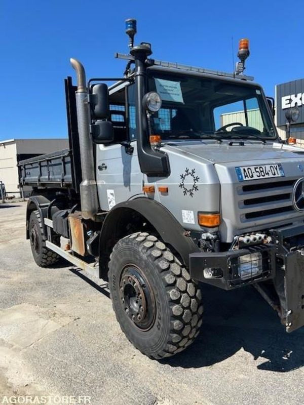 CAMION 4X4 MERCEDES UNIMOG U5000 2009 62289 KM 4667 HEURES + ETRAV SICOMETAL GM1 - Snow removal vehicle: picture 2 CAMION 4X4 MERCEDES UNIMOG U5000 2009 62289 KM 4667 HEURES + ETRAV SICOMETAL GM1 - Snow removal vehicle: picture 2