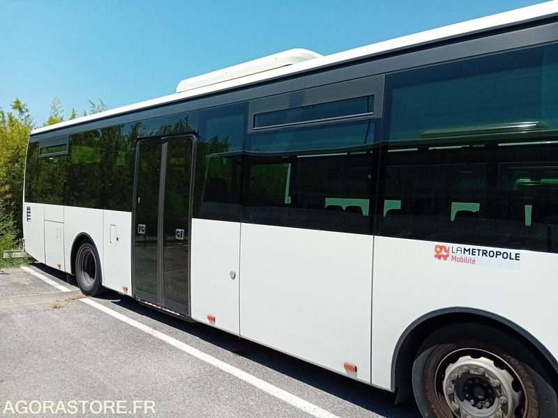 CAR IRISBUS CROSSWAY LOW ENTRY 22264 MEC 2014 697141KM DC-959-KG - School bus: picture 3 CAR IRISBUS CROSSWAY LOW ENTRY 22264 MEC 2014 697141KM DC-959-KG - School bus: picture 3