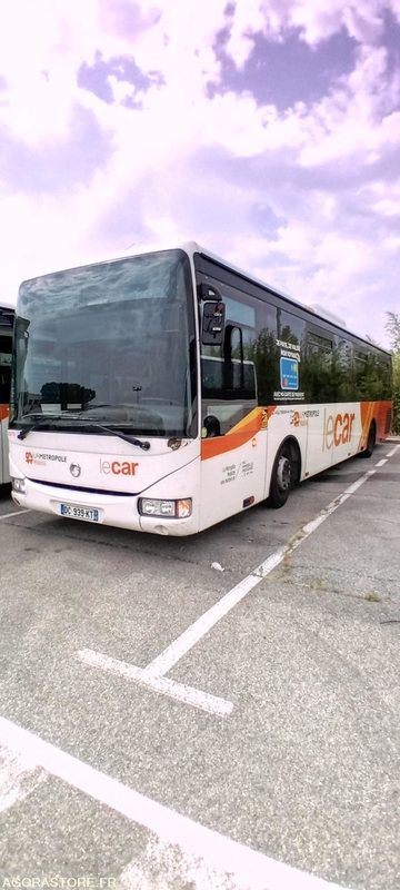 CAR IRISBUS CROSSXAY LE 22272 DC-939-KT MEC 2014 - School bus: picture 2 CAR IRISBUS CROSSXAY LE 22272 DC-939-KT MEC 2014 - School bus: picture 2