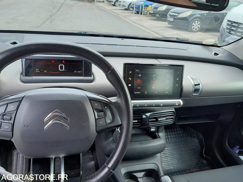 CITROEN C4 CACTUS (8192-66IENG577X) - Car: picture 3 CITROEN C4 CACTUS (8192-66IENG577X) - Car: picture 3