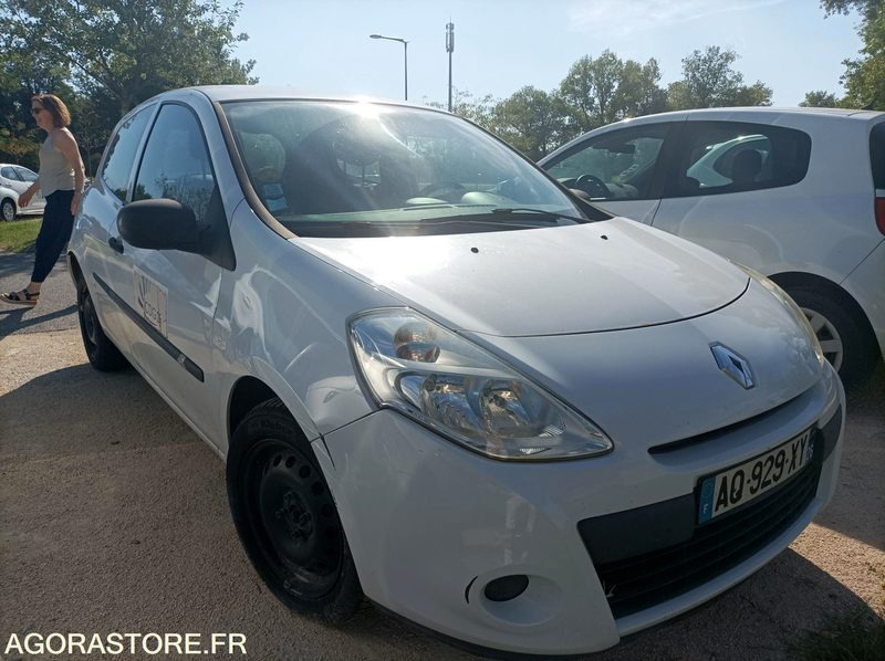 CLIO III 2010 2 places - Car: picture 2 CLIO III 2010 2 places - Car: picture 2