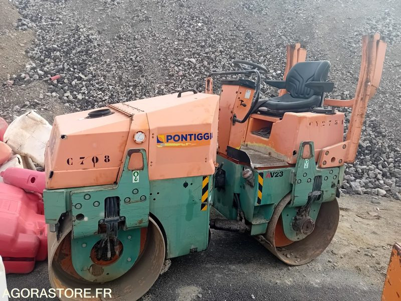 COMPACTEUR TANDEM AMMANN AV23-2 -- 2001 -- ENVIRON 800 HEURES - Roller: picture 1 COMPACTEUR TANDEM AMMANN AV23-2 -- 2001 -- ENVIRON 800 HEURES - Roller: picture 1