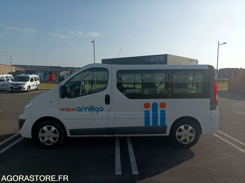 CP-910-CW - Roulant - RENAULT TRAFIC - VP - 9 Places - 308 000 Kms - Minibus, People carrier: picture 2 CP-910-CW - Roulant - RENAULT TRAFIC - VP - 9 Places - 308 000 Kms - Minibus, People carrier: picture 2