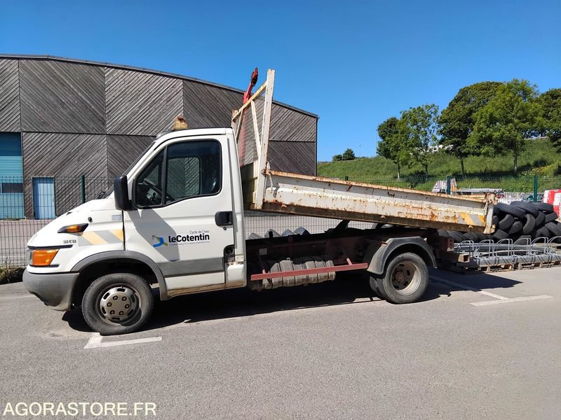 Camion benne Iveco 35C13 - 91233kms - 2004 - Tipper van: picture 1 Camion benne Iveco 35C13 - 91233kms - 2004 - Tipper van: picture 1
