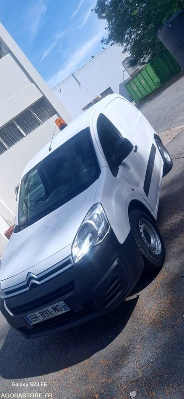 Citroen berlingo 1.6 hdi 75 cv 265517 kms Année 2016 / 3 places - Small van: picture 2 Citroen berlingo 1.6 hdi 75 cv 265517 kms Année 2016 / 3 places - Small van: picture 2