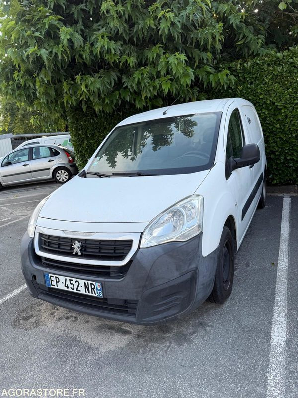 Utilitaire Peugeot Partner 28/07/2017 - 183333 kms - Commercial vehicle: picture 1 Utilitaire Peugeot Partner 28/07/2017 - 183333 kms - Commercial vehicle: picture 1
