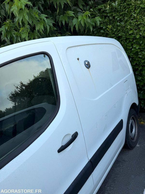 Utilitaire Peugeot Partner 28/07/2017 - 183333 kms - Commercial vehicle: picture 3 Utilitaire Peugeot Partner 28/07/2017 - 183333 kms - Commercial vehicle: picture 3