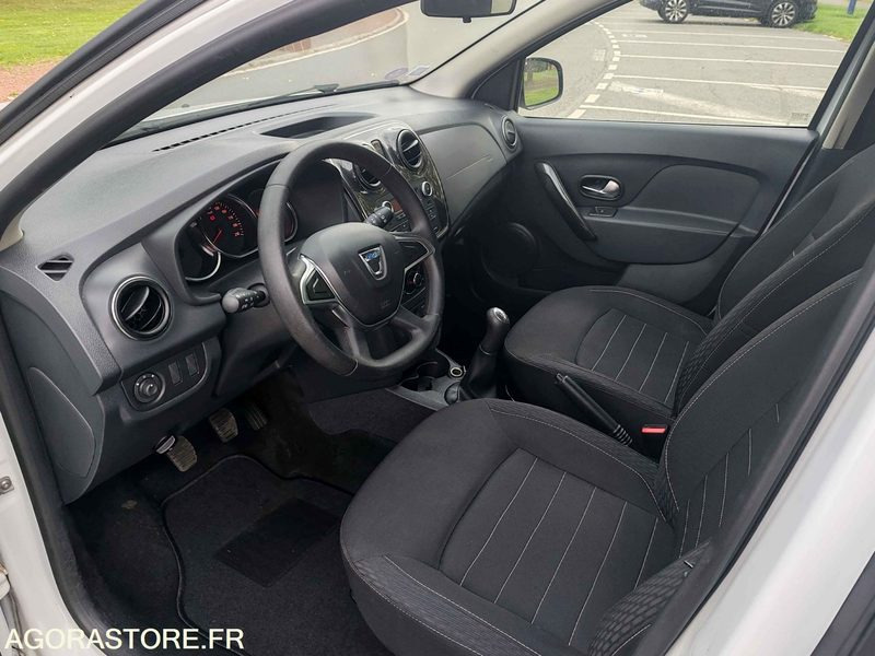 DACIA SANDERO - Car: picture 4 DACIA SANDERO - Car: picture 4