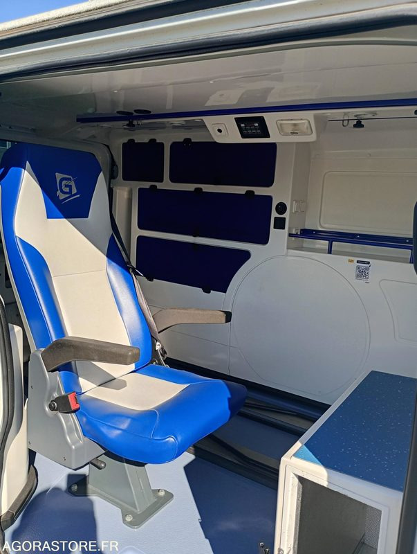 DB-331-DX - Non Roulant - RENAULT TRAFIC - VASP - 241 322 Kms - Ambulance: picture 5 DB-331-DX - Non Roulant - RENAULT TRAFIC - VASP - 241 322 Kms - Ambulance: picture 5