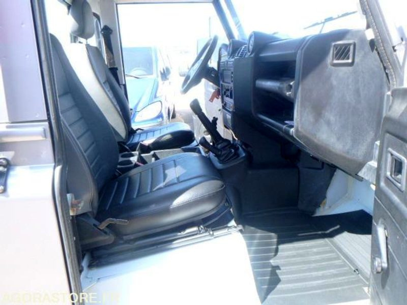 DEFENDER -Land Rover - 2011 - 131930km - 122ch - BON ETAT - SUV: picture 5 DEFENDER -Land Rover - 2011 - 131930km - 122ch - BON ETAT - SUV: picture 5