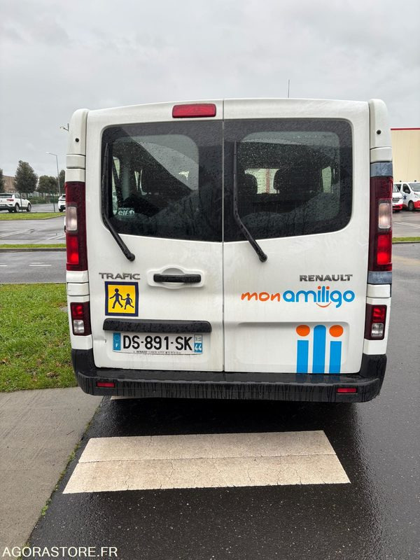 DS-891-SK - Non Roulant - RENAULT TRAFIC - VP - 318 330 Kms - Minibus, People carrier: picture 4 DS-891-SK - Non Roulant - RENAULT TRAFIC - VP - 318 330 Kms - Minibus, People carrier: picture 4