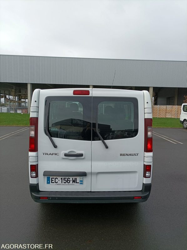 EC-156-WL - Roulant - RENAULT TRAFIC - 302 799 Kms - Minibus, People carrier: picture 4 EC-156-WL - Roulant - RENAULT TRAFIC - 302 799 Kms - Minibus, People carrier: picture 4