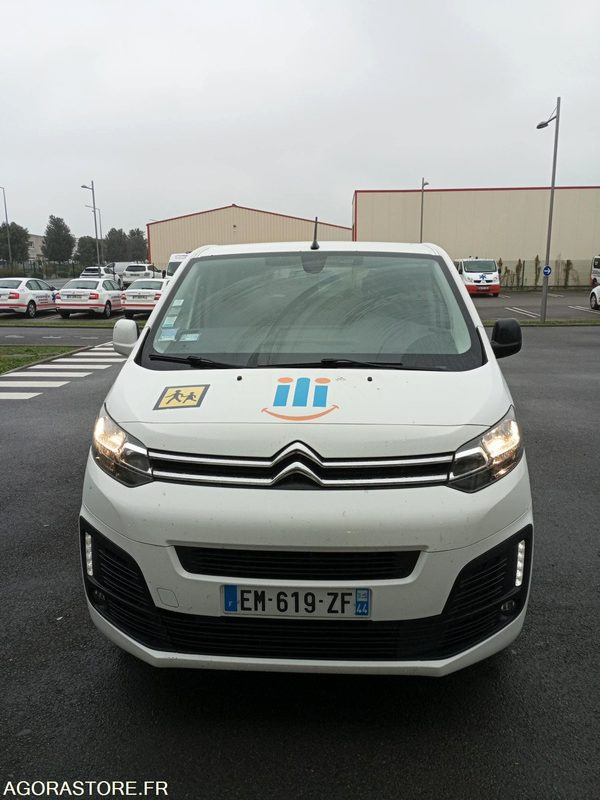 EM-619-ZF - Roulant - CITROEN JUMPY SPACE TOURER - VP - 240 733 Kms - Minibus, People carrier: picture 4 EM-619-ZF - Roulant - CITROEN JUMPY SPACE TOURER - VP - 240 733 Kms - Minibus, People carrier: picture 4