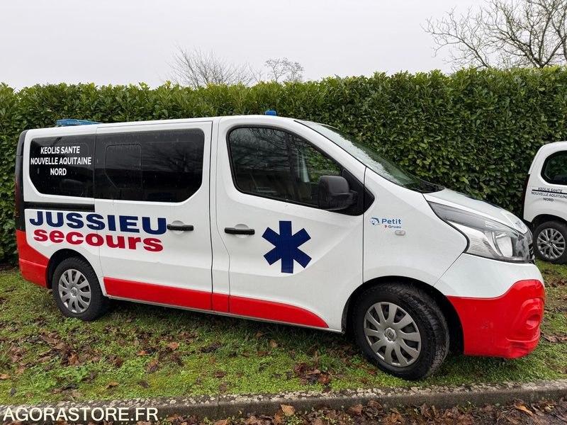 FF-800-VF - Roulant - RENAULT TRAFIC - VASP - CG KS - 337 746 Kms - Ambulance: picture 3 FF-800-VF - Roulant - RENAULT TRAFIC - VASP - CG KS - 337 746 Kms - Ambulance: picture 3
