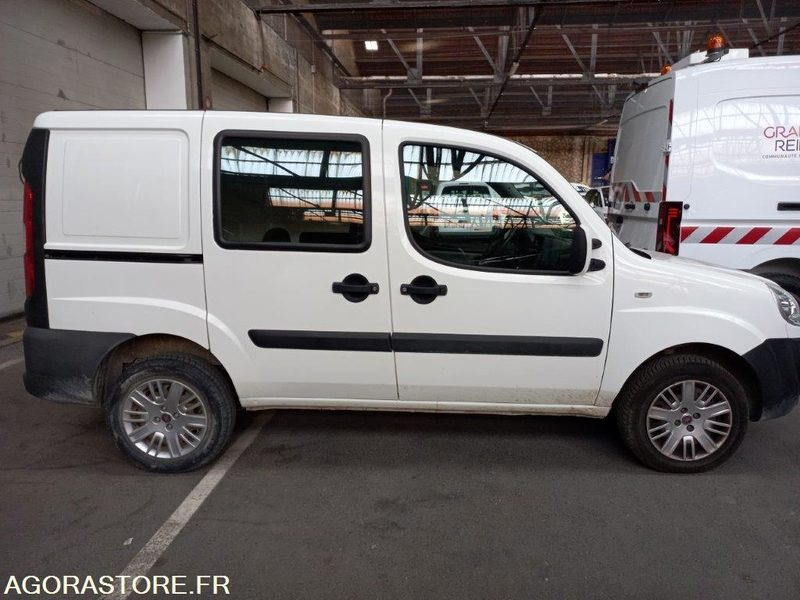 FIAT DOBLO AH-197-PB - Small van: picture 2 FIAT DOBLO AH-197-PB - Small van: picture 2