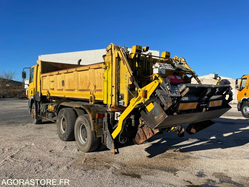 FINISSEUR D’INTERVENTION RAPIDE - DAF - FIR 3000 - 2003 / 335000 KM - Bitumen sprayer: picture 2 FINISSEUR D’INTERVENTION RAPIDE - DAF - FIR 3000 - 2003 / 335000 KM - Bitumen sprayer: picture 2