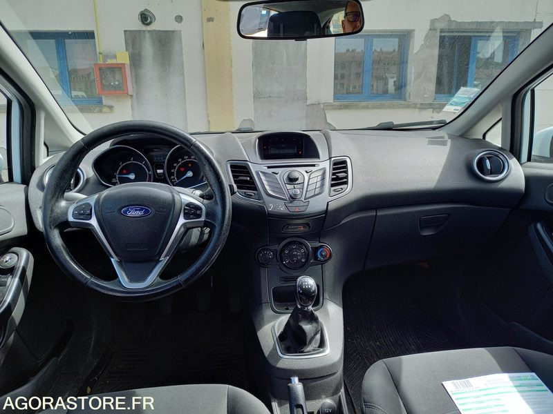 FORD FIESTA TDCI 70 FAP TREND -5 PORTES - Car: picture 4 FORD FIESTA TDCI 70 FAP TREND -5 PORTES - Car: picture 4