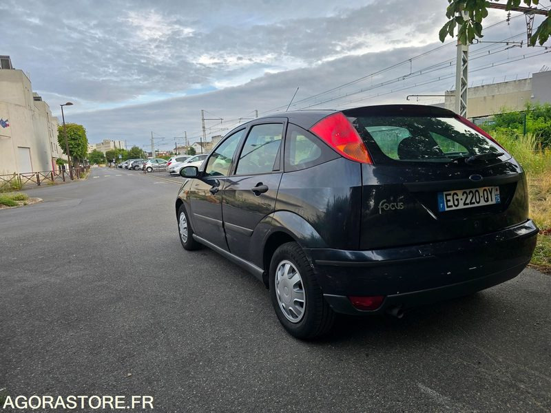 FORD FOCUS 1.6 - ESSENCE - 158 000 KM - Car: picture 2 FORD FOCUS 1.6 - ESSENCE - 158 000 KM - Car: picture 2