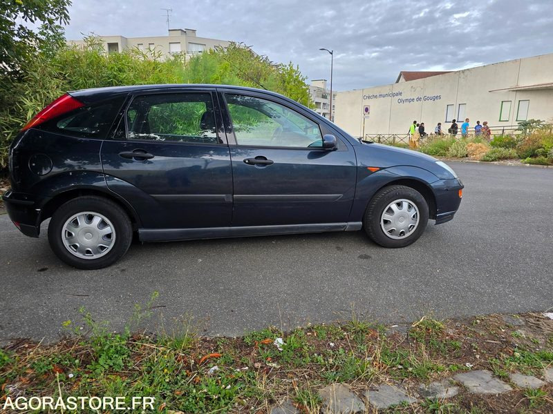 FORD FOCUS 1.6 - ESSENCE - 158 000 KM - Car: picture 5 FORD FOCUS 1.6 - ESSENCE - 158 000 KM - Car: picture 5