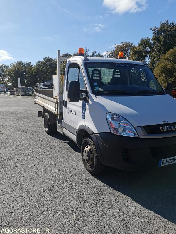 FOURGON BENNE - IVECO - DAILY 35C13 - 2011 / 264350 KM - BJ028EC - Tipper van: picture 2 FOURGON BENNE - IVECO - DAILY 35C13 - 2011 / 264350 KM - BJ028EC - Tipper van: picture 2