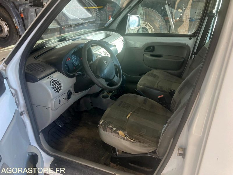 FOURGONNETTE RENAULT KANGOO - Small van: picture 4 FOURGONNETTE RENAULT KANGOO - Small van: picture 4