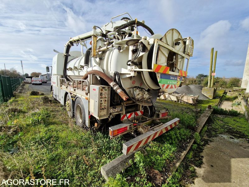 Hydrocureur Renault Premium - 2004 - 503400 kms - DC747DT - Vacuum truck: picture 4 Hydrocureur Renault Premium - 2004 - 503400 kms - DC747DT - Vacuum truck: picture 4