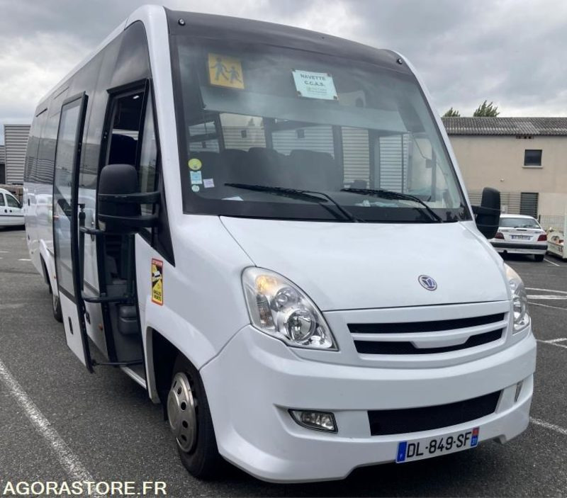 IVECO 70C17 DIETRICH CAREBUS - 2014 - 41295 KM - Minibus, People carrier: picture 2 IVECO 70C17 DIETRICH CAREBUS - 2014 - 41295 KM - Minibus, People carrier: picture 2