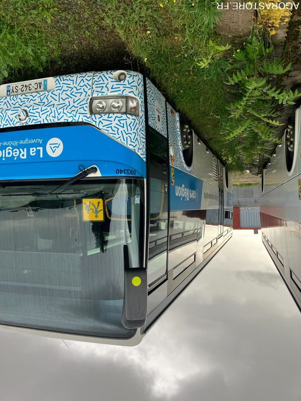 IVECO CROSSWAY 12.80m N°093340 - Minibus, People carrier: picture 2 IVECO CROSSWAY 12.80m N°093340 - Minibus, People carrier: picture 2