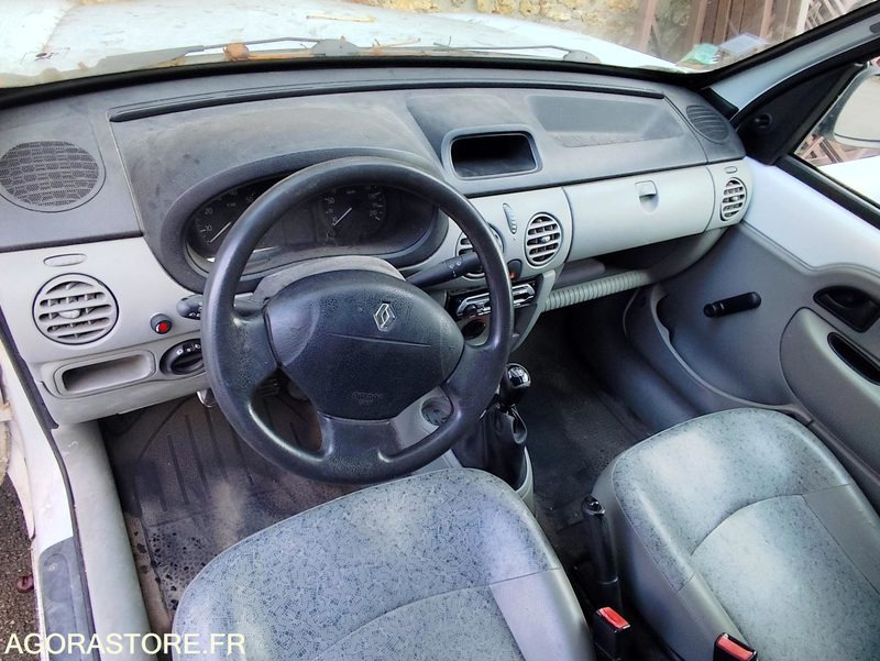 Kangoo - 2006 - 10697kms - sans carte grise (FIV) - Small van: picture 3 Kangoo - 2006 - 10697kms - sans carte grise (FIV) - Small van: picture 3