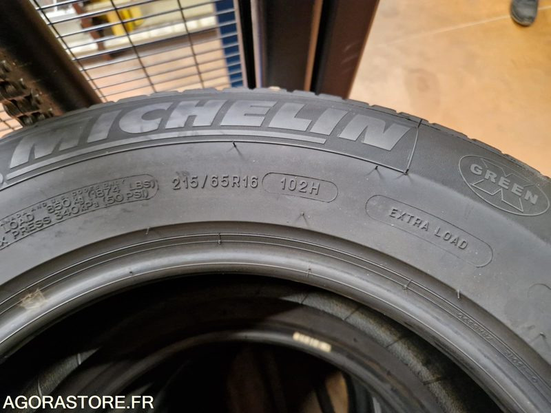 Lot de 12 pneus Michelin 215/65R16 102H - Tire: picture 5 Lot de 12 pneus Michelin 215/65R16 102H - Tire: picture 5