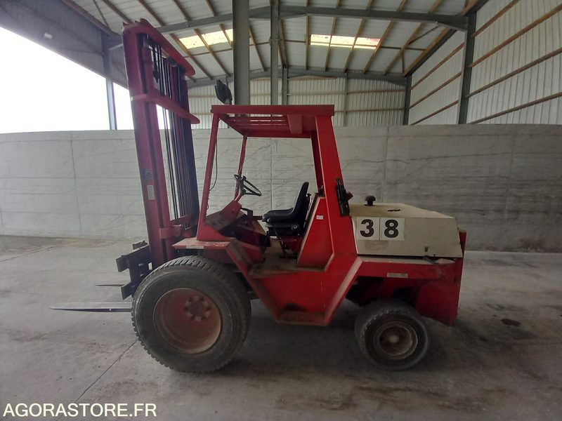 MANITOU MCE25N DIESEL 2000 + GODET - Diesel forklift: picture 2 MANITOU MCE25N DIESEL 2000 + GODET - Diesel forklift: picture 2