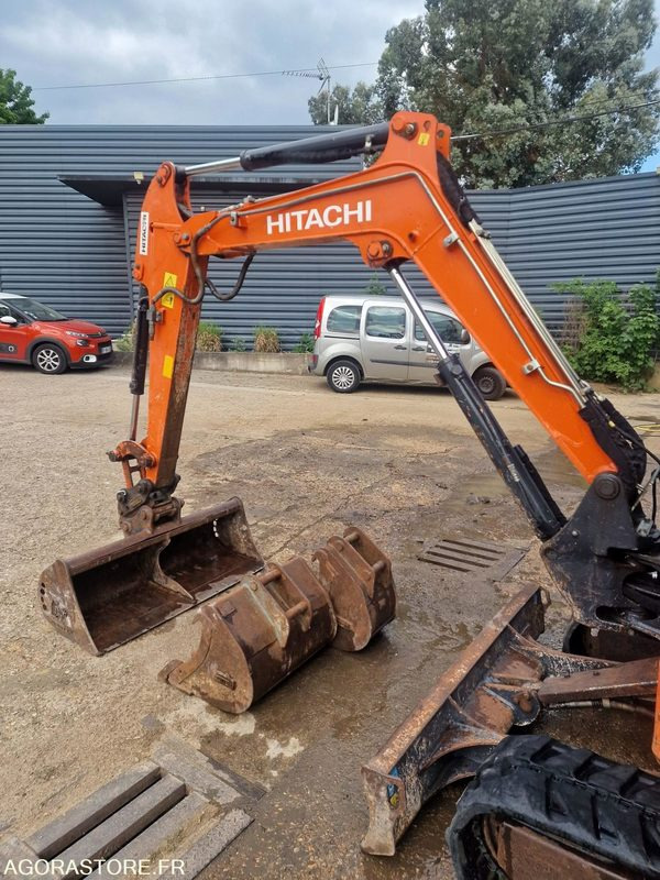 MINI PELLE HYDRAULIQUE SUR CHENILLES CAOUTCHOUC HITACHI ZX26U DIESEL 19.7CV 2017 - Mini excavator: picture 5 MINI PELLE HYDRAULIQUE SUR CHENILLES CAOUTCHOUC HITACHI ZX26U DIESEL 19.7CV 2017 - Mini excavator: picture 5
