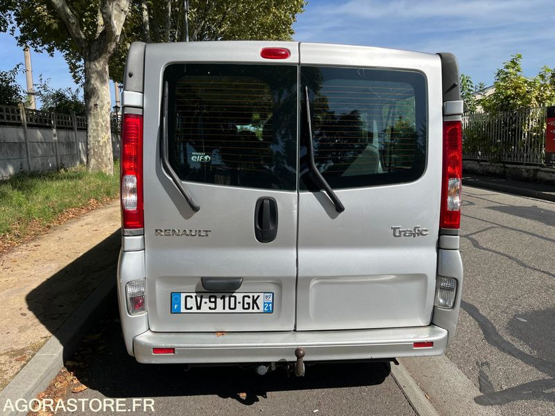 MINIBUS VL - 9 PLACES - TRAFIC - L2 H1 - 115 CH - CLIM- 165200 KMS - ATTELAGE - Minibus, People carrier: picture 5 MINIBUS VL - 9 PLACES - TRAFIC - L2 H1 - 115 CH - CLIM- 165200 KMS - ATTELAGE - Minibus, People carrier: picture 5