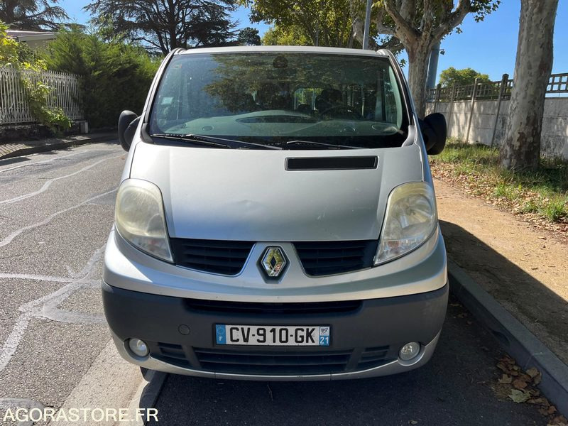 MINIBUS VL - 9 PLACES - TRAFIC - L2 H1 - 115 CH - CLIM- 165200 KMS - ATTELAGE - Minibus, People carrier: picture 2 MINIBUS VL - 9 PLACES - TRAFIC - L2 H1 - 115 CH - CLIM- 165200 KMS - ATTELAGE - Minibus, People carrier: picture 2