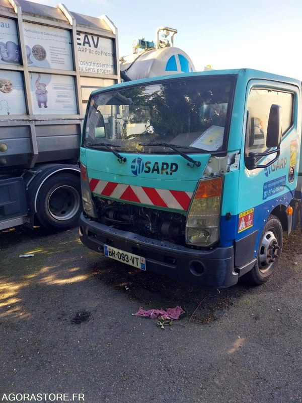 NISSAN Cabstar 3T5 BAROCLEAN 2011 (400 000Km) NON ROULANT EXPORT EXCLUSIVEMENT - Vacuum truck: picture 1 NISSAN Cabstar 3T5 BAROCLEAN 2011 (400 000Km) NON ROULANT EXPORT EXCLUSIVEMENT - Vacuum truck: picture 1