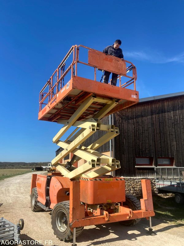 Nacelle JLG 3394RT - Scissor lift: picture 1 Nacelle JLG 3394RT - Scissor lift: picture 1
